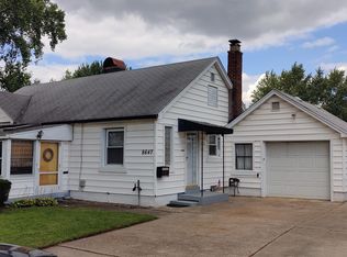 8647 Stephens Rd, Center Line, MI 48015