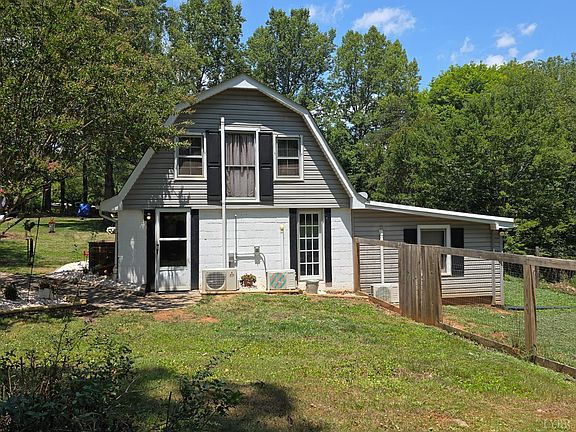 5th image of 383 Pinecrest Dr