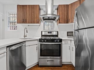 2346 33rd Ave, Astoria, NY 11106