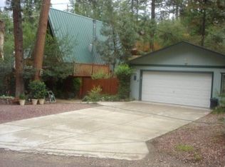 1722 E Friendly Pines Rd, Groom Creek, AZ 86303