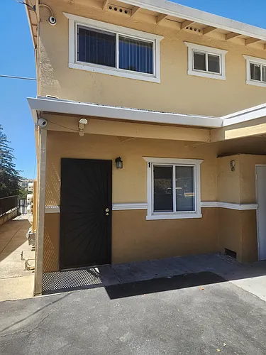 210 Nob Hill Ter #1 Photo 1