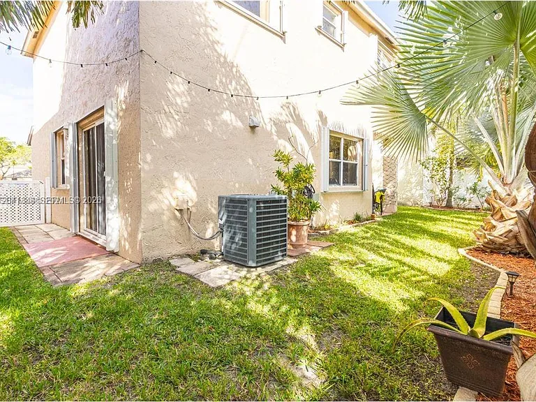 11938 NW 12th St — Photo 7