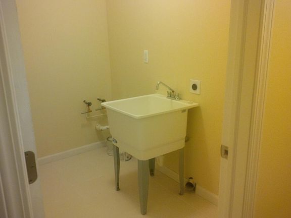 3rd image of 103 Sunset Ln