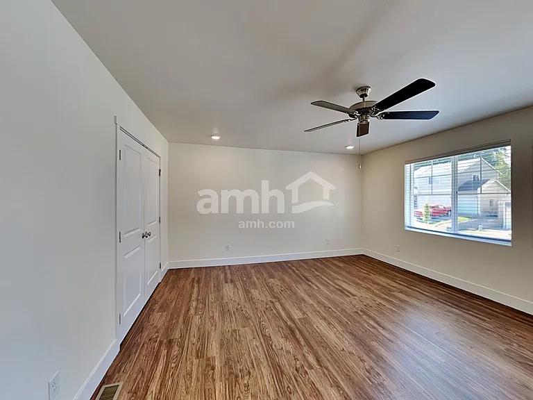 1620 192nd Street Ct E — Photo 11