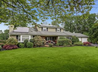 21 Old Farm Rd, Cedar Knolls, NJ 07927