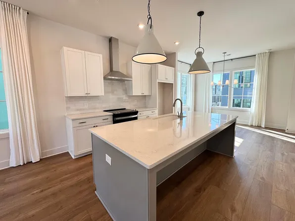 962 Bibbs Cir NW Unit 8, Atlanta, GA 30318