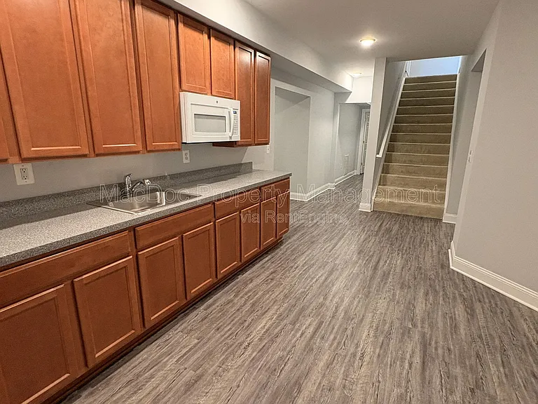 10802 Cedar Creek Dr — Photo 29