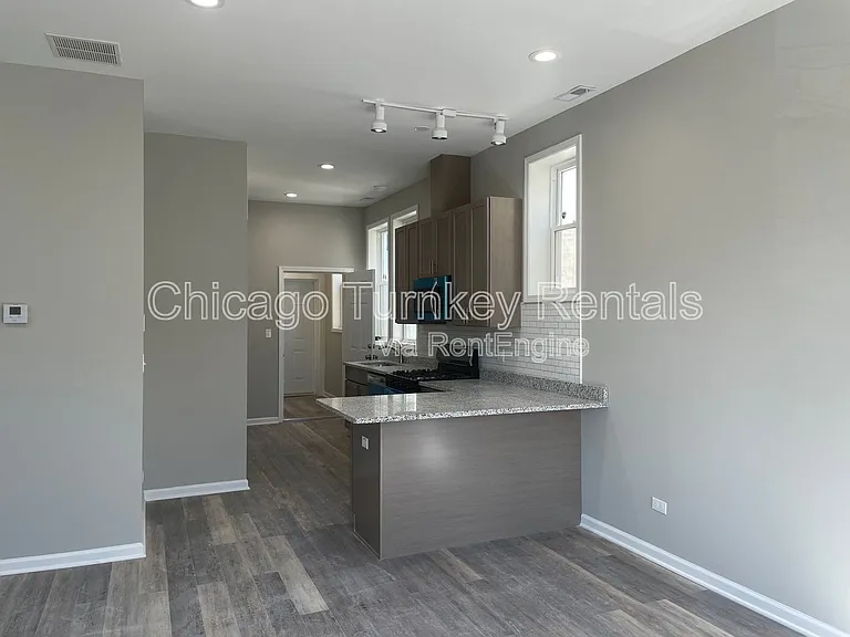 2822 W 25th St #2F — Photo 7