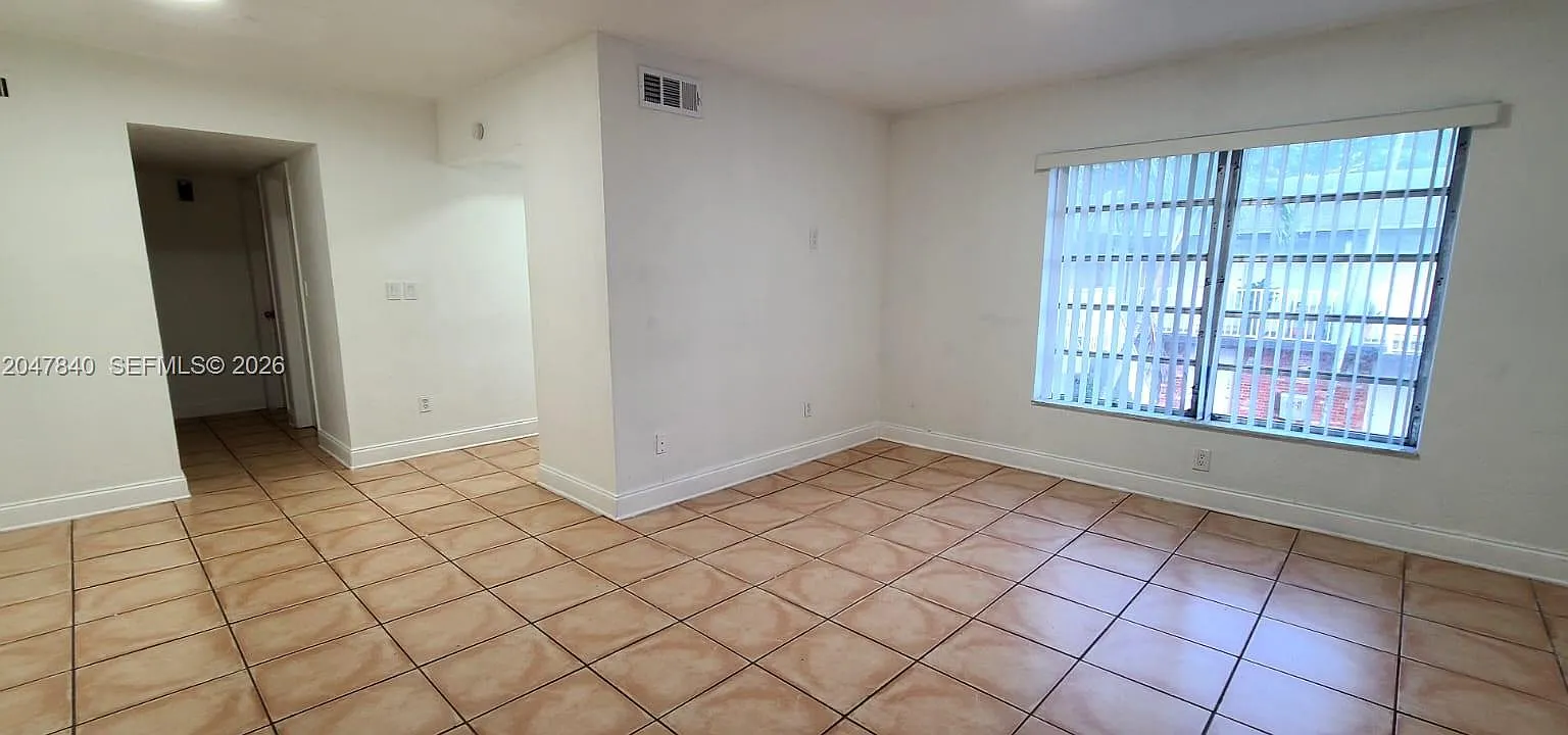 Bayshore Treasure Condo — Photo 2