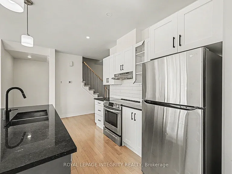 148 Thomas St S — Photo 8