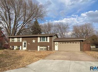 2108 E Sylvan Cir, Brandon, SD 57005