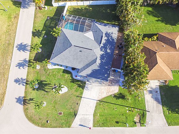 2nd image of 245 SW 47th St