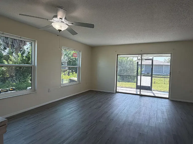 2619 Magdalina Dr #1A — Photo 9