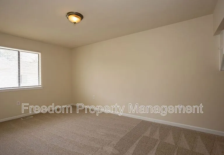 9327 Woodlea Ct — Photo 19
