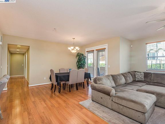 4th image of 574 Dovecote Ln Unit 3