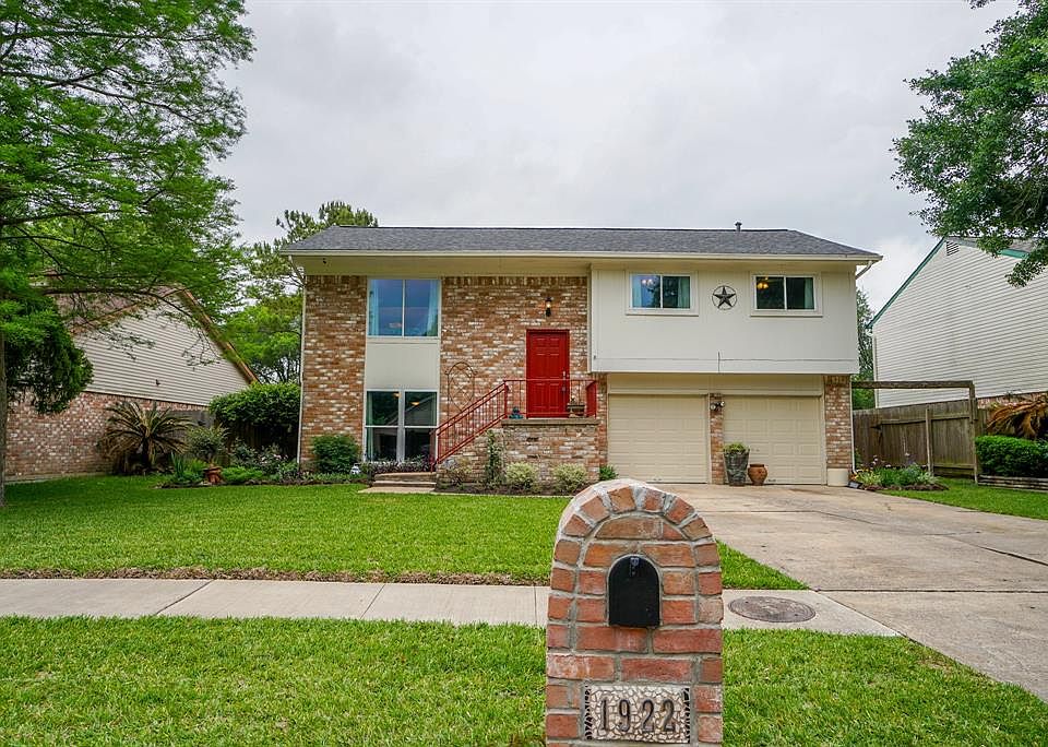 1st image of 1922 Overbrook Cir