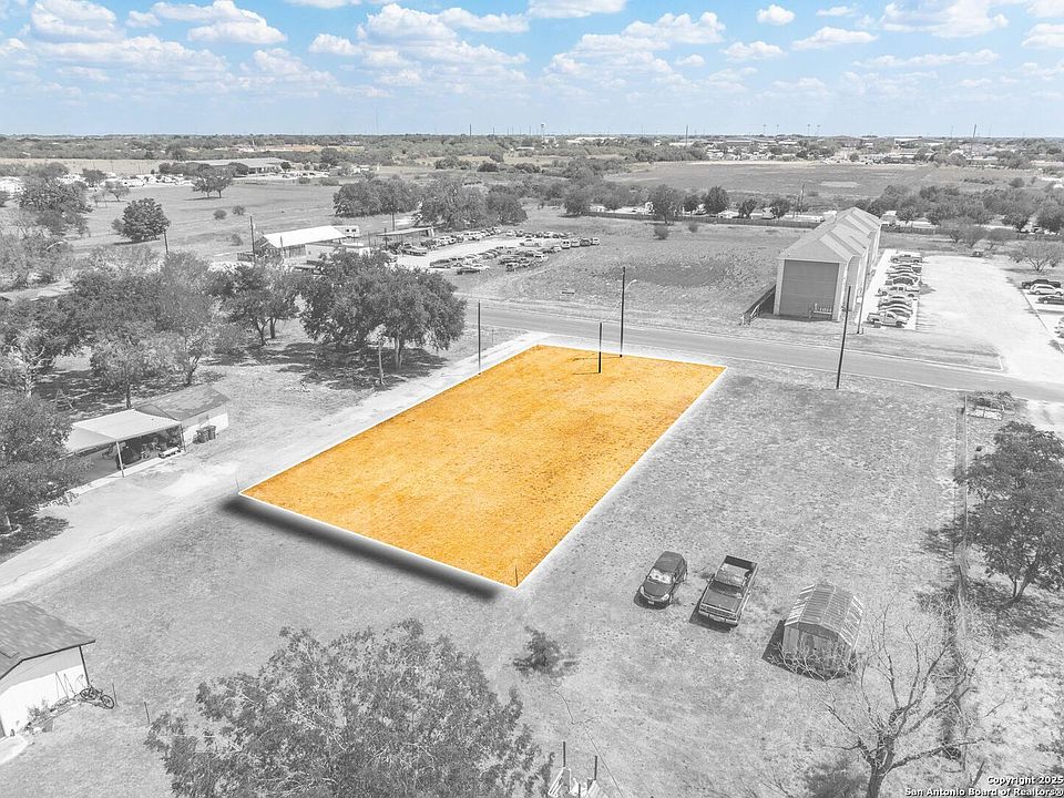 1st image of 125 Lone Oak
