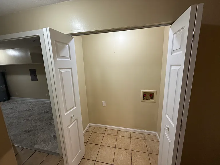 113 S Lynn St — Photo 23
