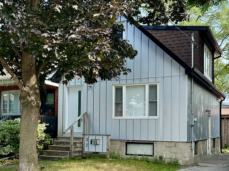37 White Ave — Photo 1
