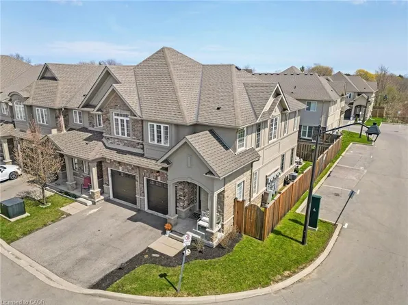 21 Madonna Dr #16, Hamilton, ON L9B 0H1