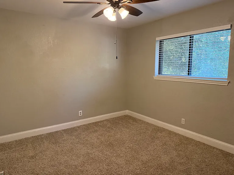 506 Pecos Trl — Photo 30