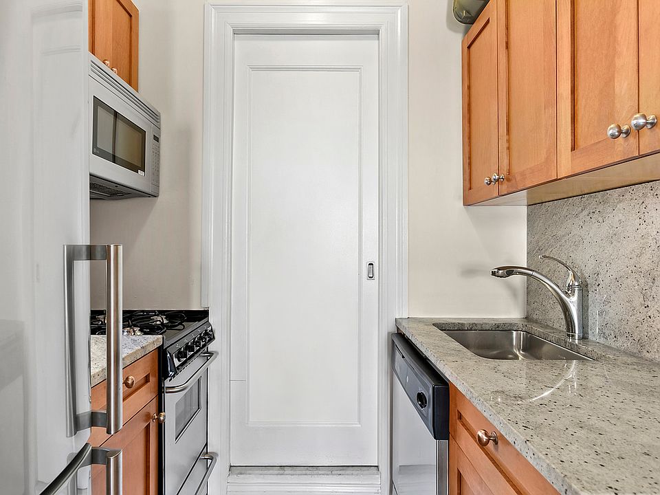 1st image of 223 W 10th St APT 3C