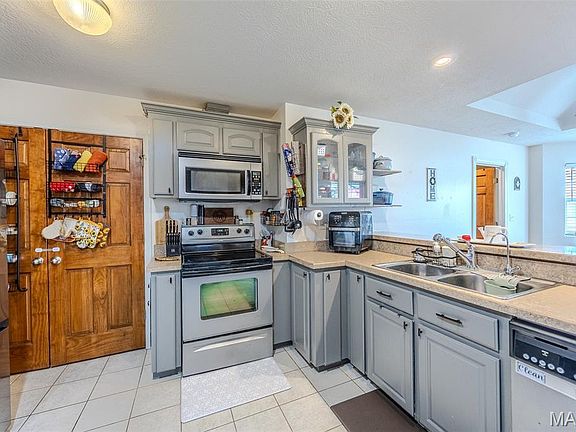 4th image of 18989 Ladera Rd