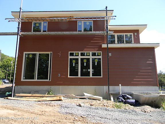 3rd image of 263 S Mountain Blvd