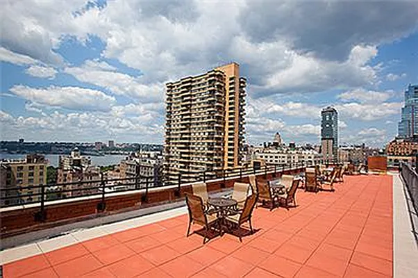 Sold by R New York | media 8