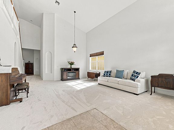 2nd image of 908 SE Fleming Way