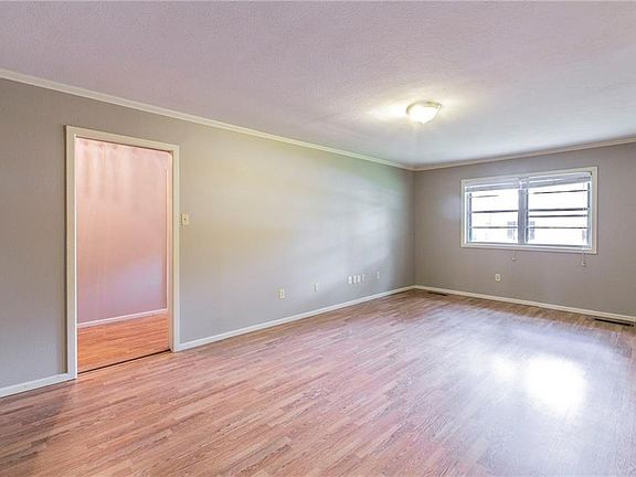 3rd image of 8701 Whippoorwill Dr