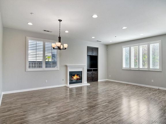 3rd image of 10501 Hollingsworth Way