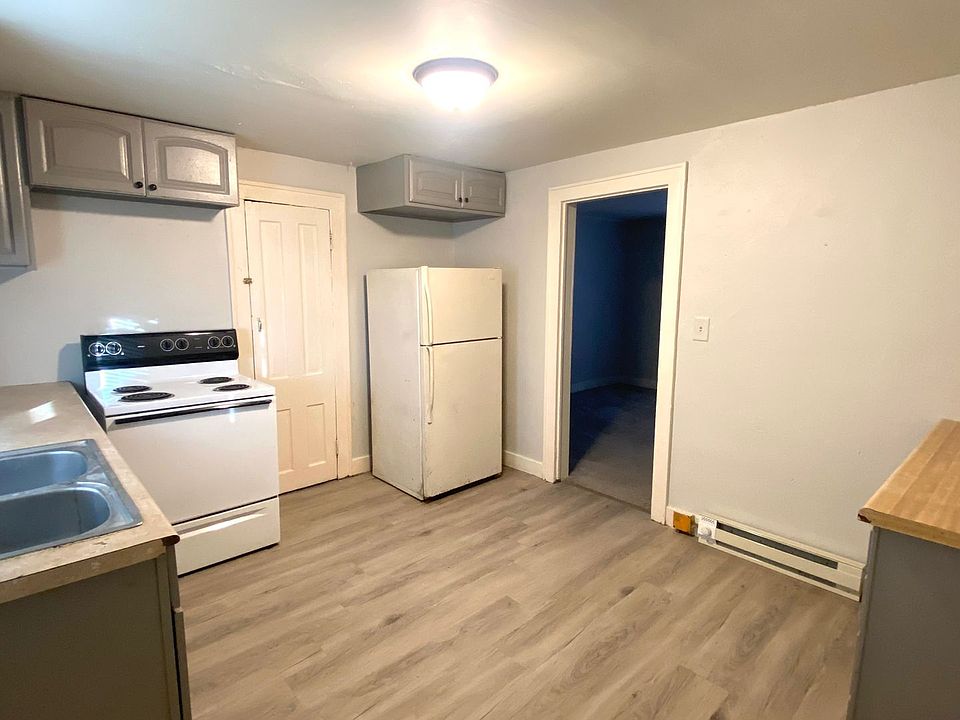 215 Amanda St 2, Pekin, IL 61554 Zillow