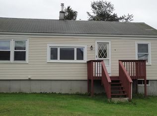 19 Perkins Ln, Charlestown, RI 02813
