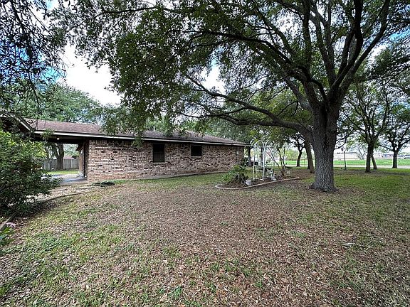 5th image of 1503 N Avenue G