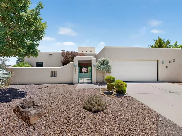 5716 Rio Mimbres Rd NE, Rio Rancho, NM 87144