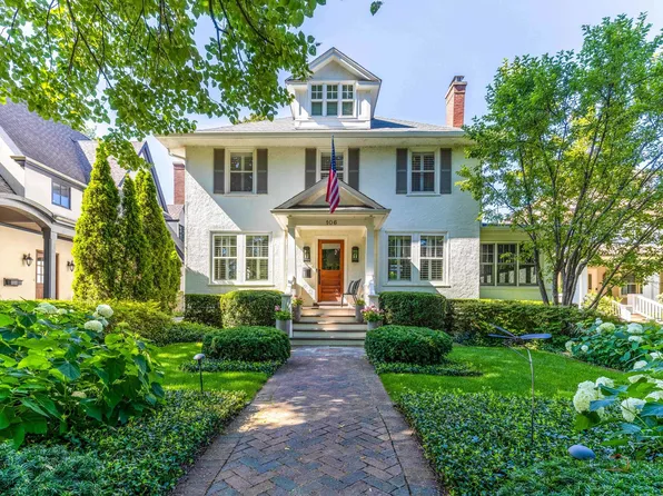 106 E Woodland Rd, Lake Forest, IL 60045