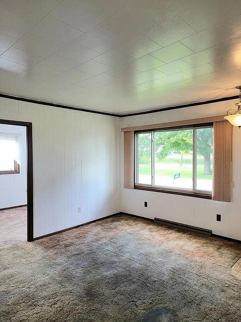 Single Family House — Photo 4