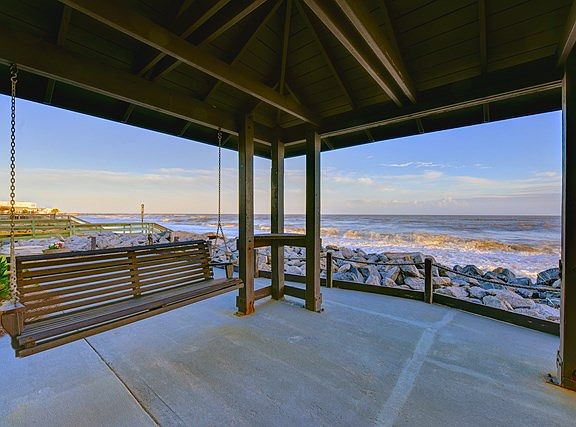 3rd image of 940 Beachview Dr APT 3