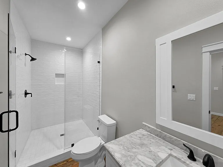 1049 Sunset Cir W — Photo 28