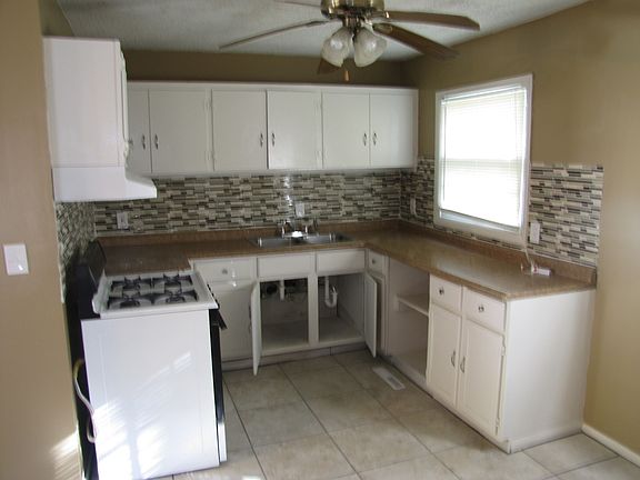 2nd image of 7307 NE 51st St