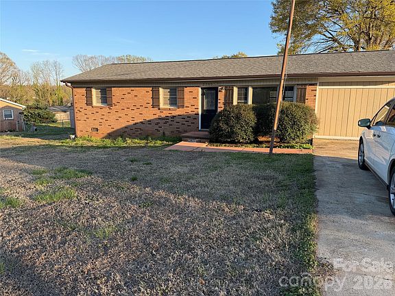 4th image of 2205 Brookneal Dr