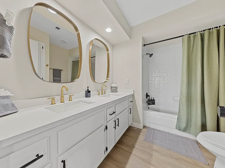 44 Westheimer Rd — Photo 9