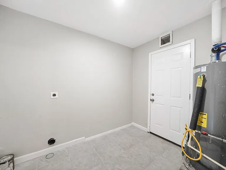9347 Clearway Dr — Photo 15