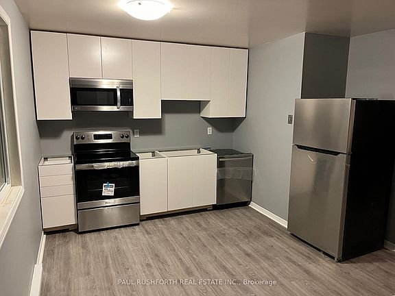 4th image of 750 Notre Dame St #4