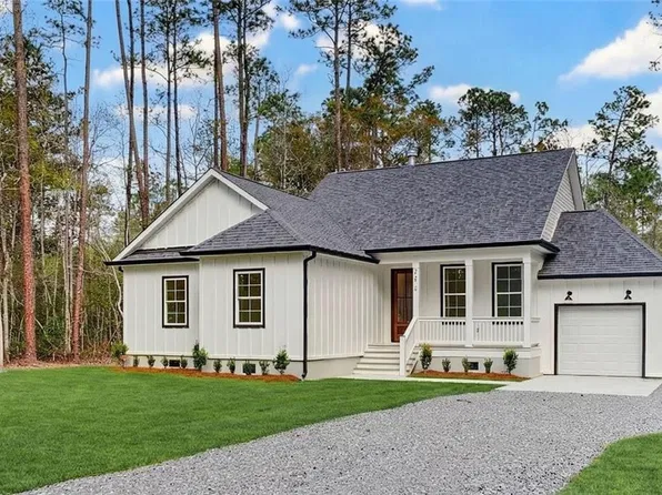 22515 Treadaway St, Mandeville, LA 70471