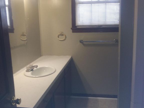 4th image of 6408 Lexington Ave