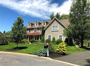 5105 Adriana Ct, Center Valley, PA 18034