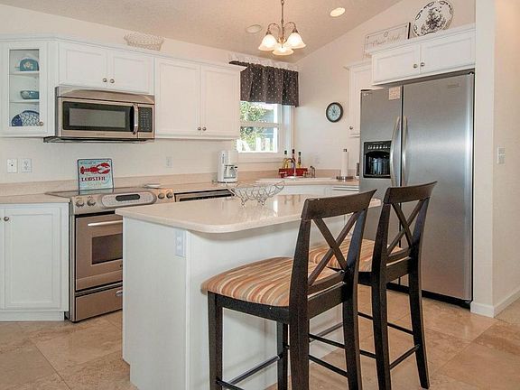 3rd image of 1240 SE 48th Pl