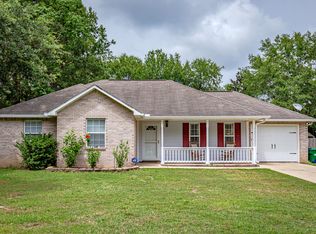 1308 Oak St, Ocean Springs, MS 39564